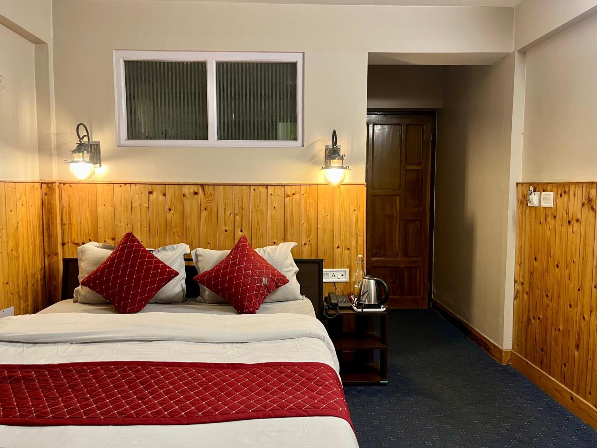 ホテル Himalayan Gorkha Retreat II Free Parking ダージリン エクステリア 写真