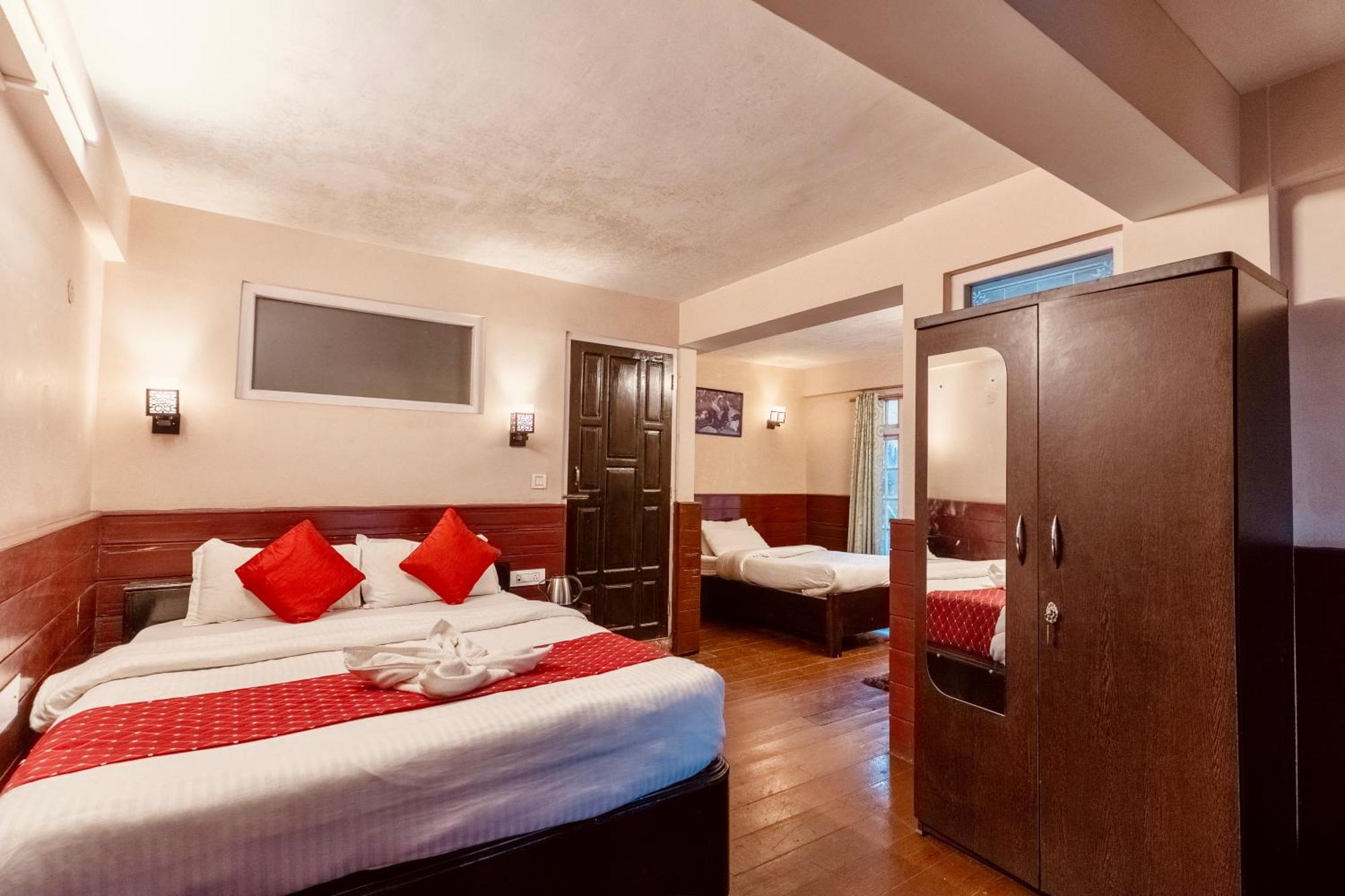 ホテル Himalayan Gorkha Retreat II Free Parking ダージリン エクステリア 写真
