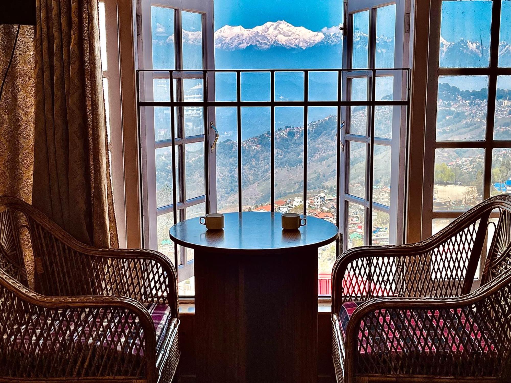 ホテル Himalayan Gorkha Retreat II Free Parking ダージリン エクステリア 写真